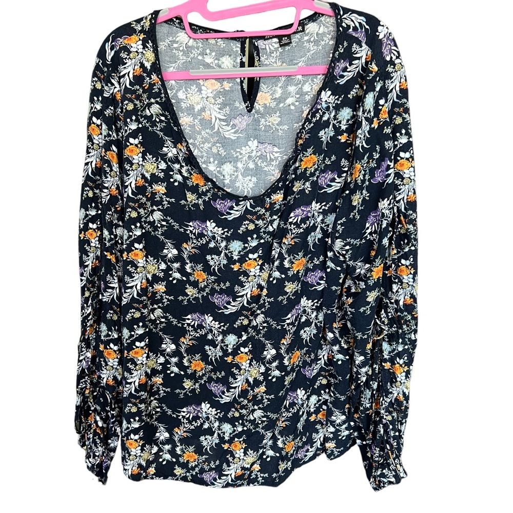 Moral Fiber Top Sz 2X Floral cut out long sleeve blue